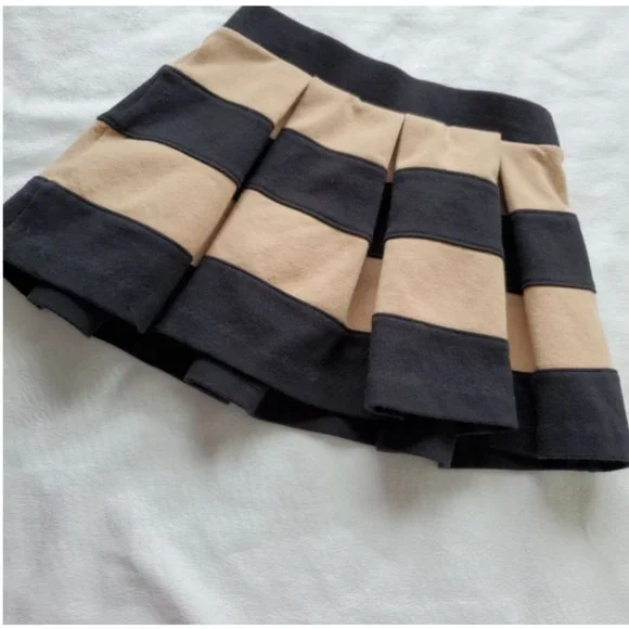 Janie and Jack girls skirt Size 4 black and tan pleated Hello Houndstooth - Picture 4 of 4